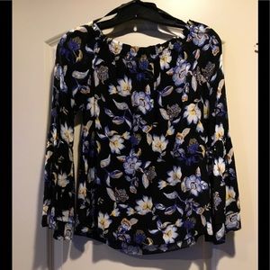 Off The Shoulder Bell Sleeve Floral Top